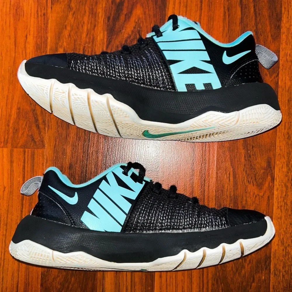 Nike Hustle Quick Touch Shoes Size 4.5Y